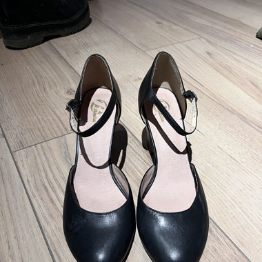 Schwarze Absatz Schuhe Gr. 41