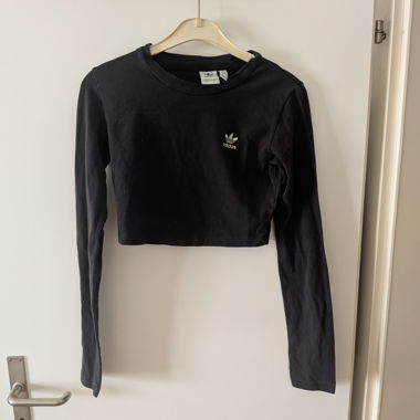 Top corto Adidas a maniche lunghe