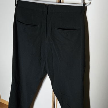 Schwarze Buntfalthose