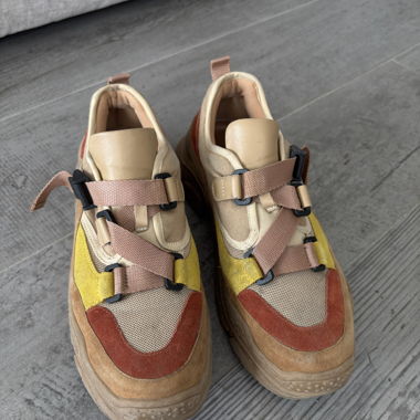 Buntfarbene Sneakers