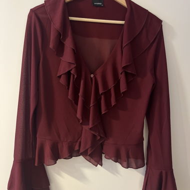 Blouse à volants bordeaux