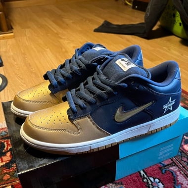 Nike SB Dunk x Supreme 