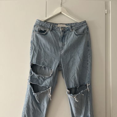 Ripped Jeans.
