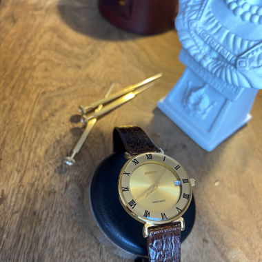 Vintage Uhr Golden