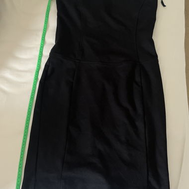 Robe noire sans bretelles