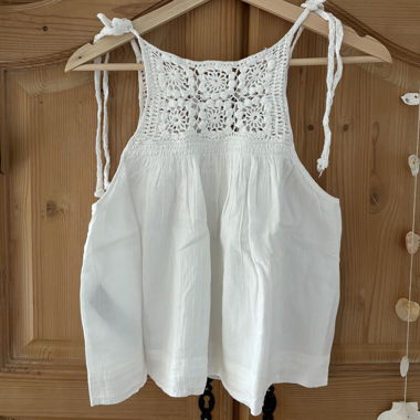 Haut en dentelle blanc