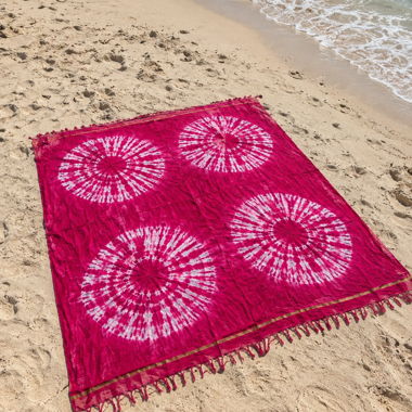 Écharpe tie-dye rose avec franges paréo 