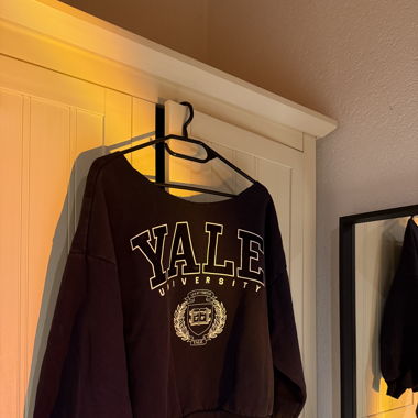 Baggy Off-Shoulder Sweatshirt