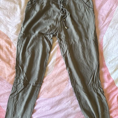 Leichte khakifarbene Freizeithose