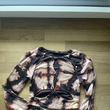  Cut out Top