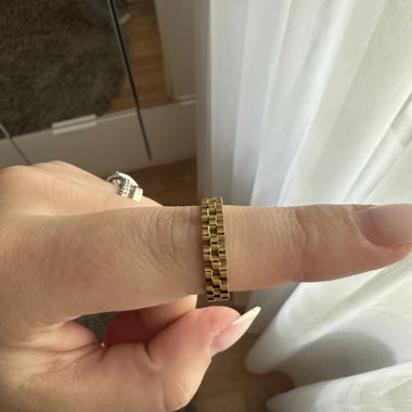 Goldfarbener Ring