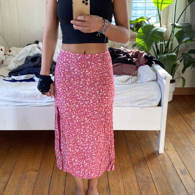 Pink patterned midi skirt