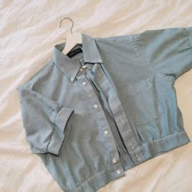 Piccola blusa upcycle dell'atelier Rework