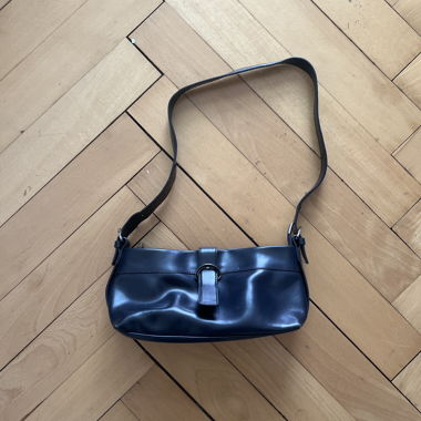 Small leather bag in navy blue