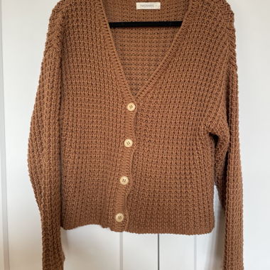 Nachhaltige Strickjacke von TwoThirds