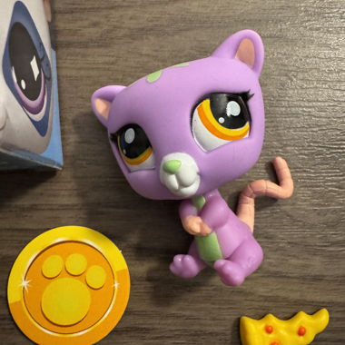 LITTLEST PET SHOP FIGURE