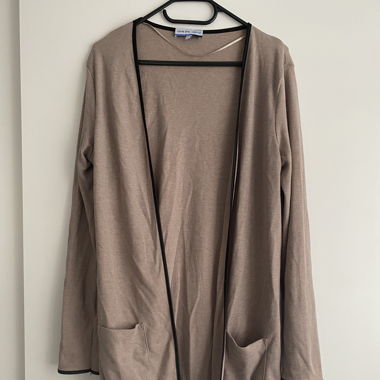 Hellbraune leichte Jacke