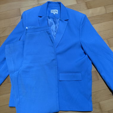 Completo blazer e pantaloni blu NAKD