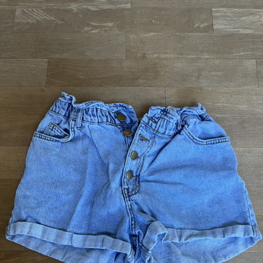 dunkelblaue Short