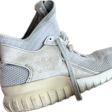 Baskets adidas grises