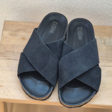 Mules noires de Zign