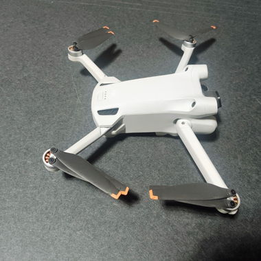 DJI Mini 3 Pro - DRONE ONLY non collegato, pronto a volare