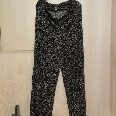 Maternity trousers