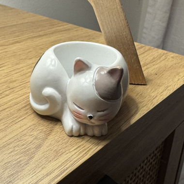 Keramik-Kerzenhalter mit Katze