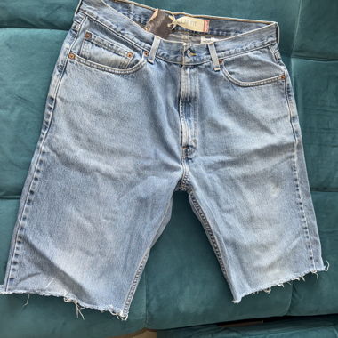 Short Levi's denim shorts