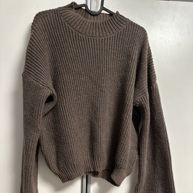 Brauner Pullover