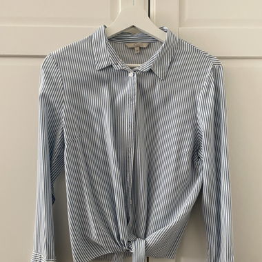 Bluse hellblau-weiss gestreift