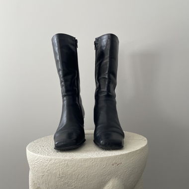 Hohe Stiefel aus italienischem Leder mit Absatz