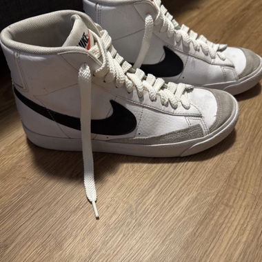 Nike Blazer Sneakers