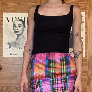 figure-hugging long skirt