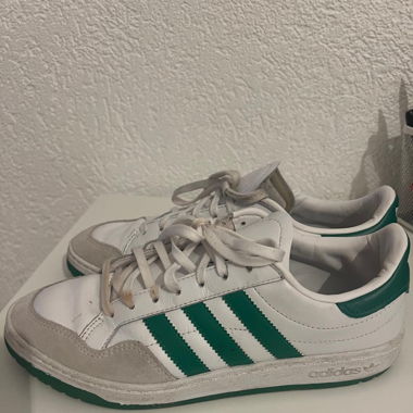 Stylische Adidas Sneaker – Gr. 41