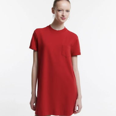 T-shirt rossa con taschino