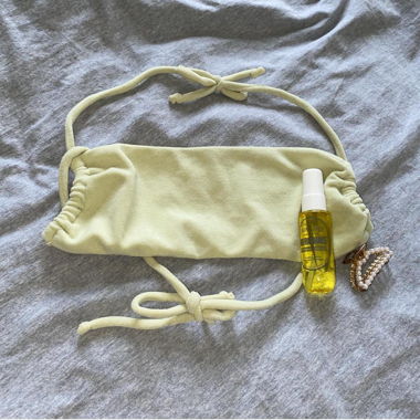 Haut de bikini jaune clair