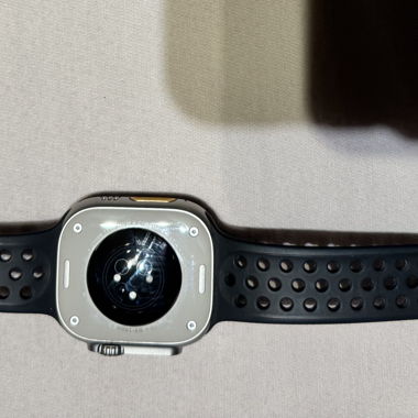 Apple Watch Ultra (1st generation, 49 mm, titanium)