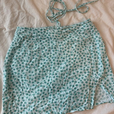 Floral mini skirt with tie band