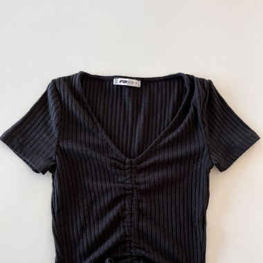 schwarzes Crop Top