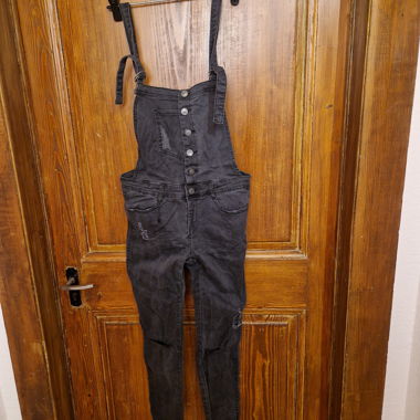 Salopette in denim nero slavato con bottoni