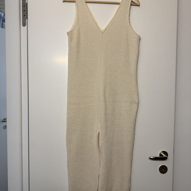 Beiges Strickkleid Massimo Dutti