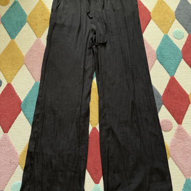 Pantaloni neri a gamba larga Amisu