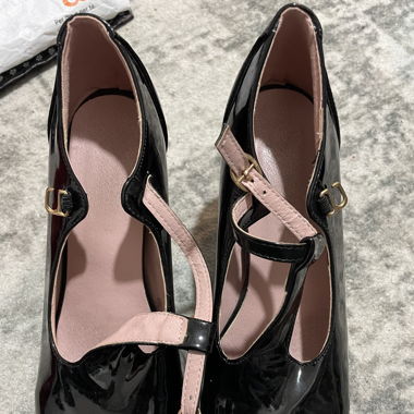 Black shiny heels