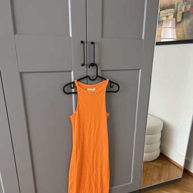 Geripptes Midikleid in Orange