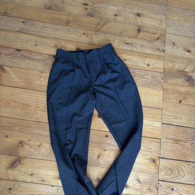 Gestreifte Stoffhosen