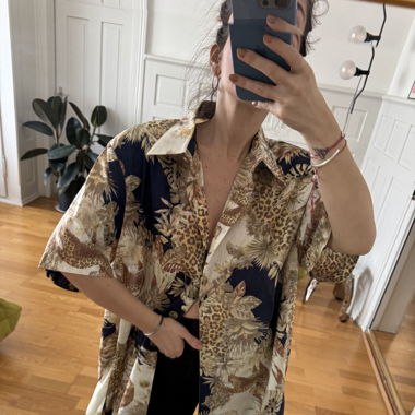 Oversized vintage shirt with shoulder pads