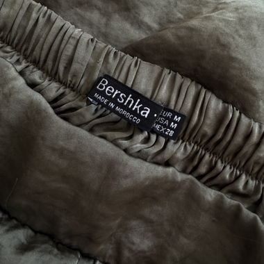 Bershka Wide-Leg Satinhose