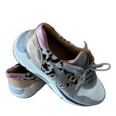 Isabelle M Sneaker