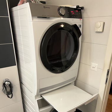 Washing Machine & Dryer (Less than 5 years old) 